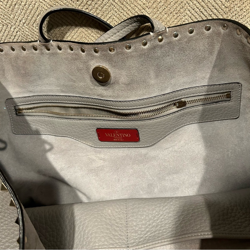 Valentino Garavani Rockstud calf leather tote bag made in Italy - Picture 12 of 16